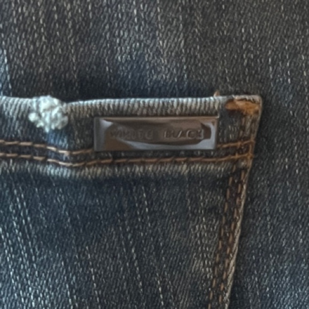 White House Black Market “The Slim” Distressed Boyfriend Jeans | Size 6/8 - Picture 9 of 11